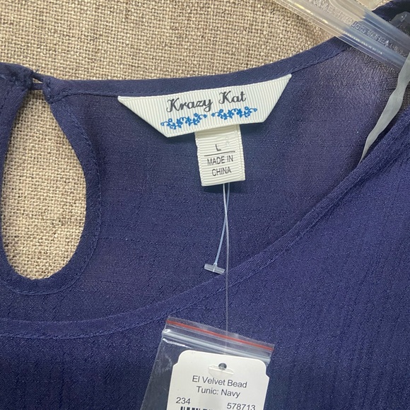 🔴5/$15 Krazy Kat Navy Blouse with Velvet and beaded Trim - Picture 6 of 8